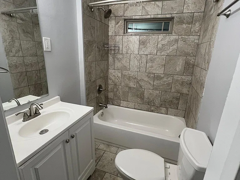 189 Claire Dr SE — Photo 10