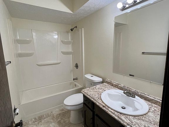 4th image of 295 Canova Dr