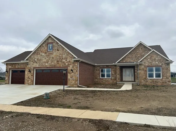 3020 Beringer Cir, Urbana, IL 61802