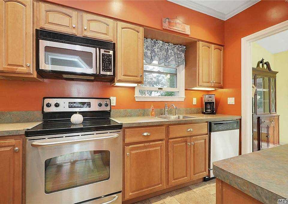 1st image of 141 Elm St