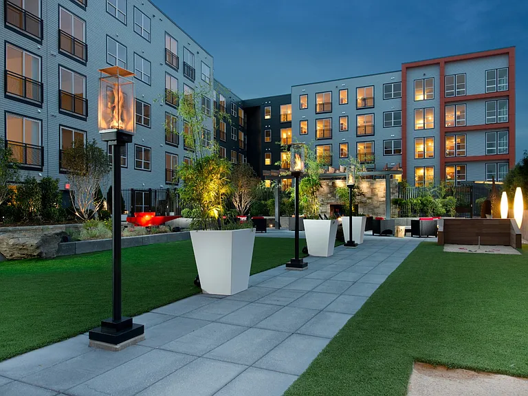 Halstead Square - Lotus & Lofts — Photo 5