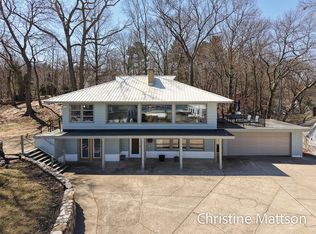 3229 Edgewater St, Muskegon, MI