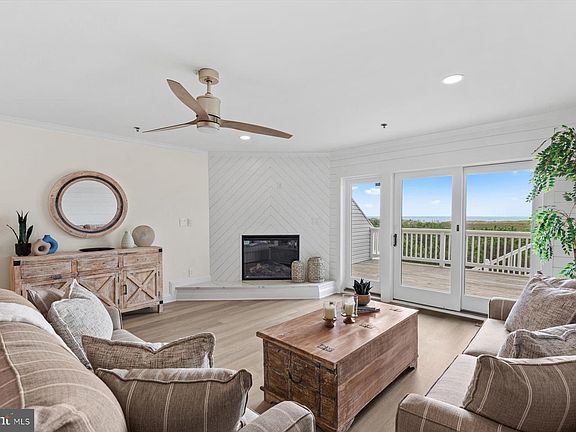 4th image of 40105 Queens Quest Dr Unit 2