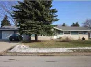 2203 Barberry Ln, Green Bay, WI 54304