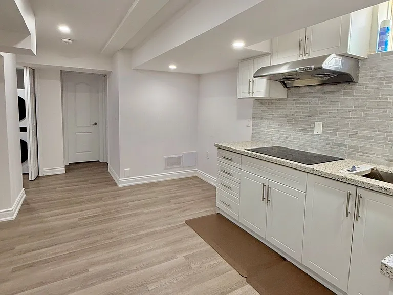 21 Sugarhill Dr #BASEMENT — Photo 3
