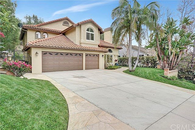 2nd image of 25632 Nottingham Ct