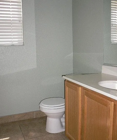 Downstairs 1/2 Bath