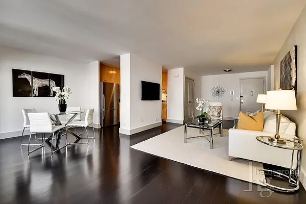 Sold by Hecht Group | media 15