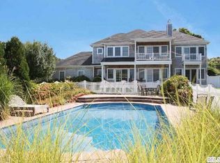 141 North Rd, Hampton Bays, NY 11946