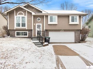 8923 N 81st Ave, Omaha, NE 68122