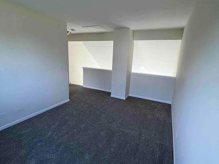 6865 Hampton Cir — Photo 12