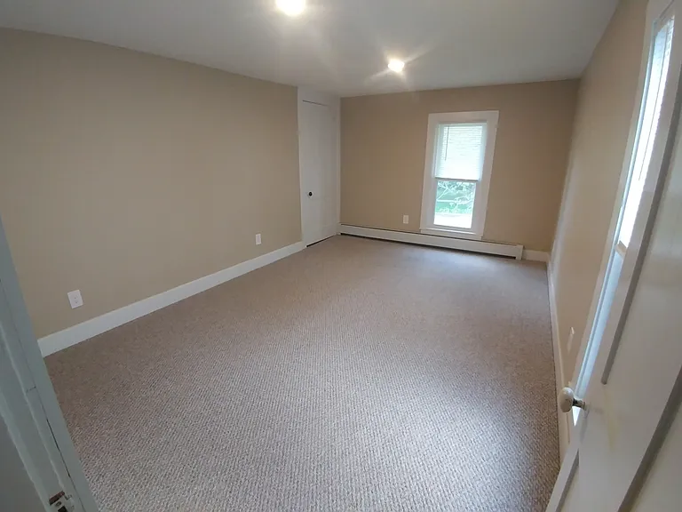 28 Elm St — Photo 11