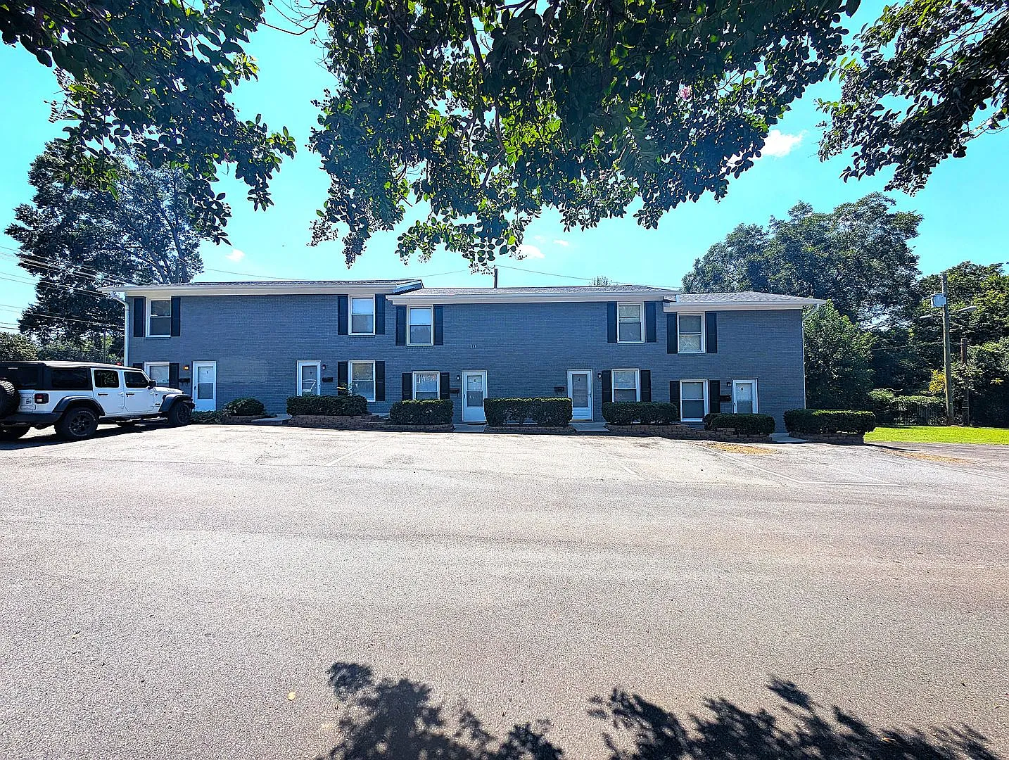 311 Skyland Ave — Photo 2