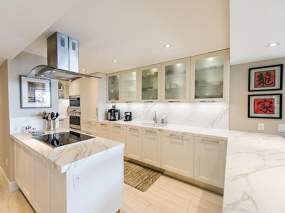 3rd image of 2901 S Bayshore Dr APT 11B