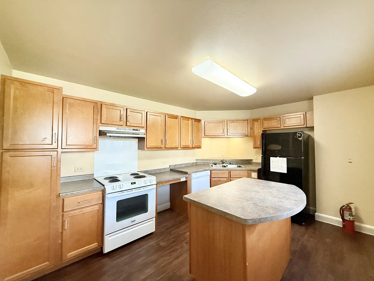 Building Photo - 205 Birch Ave #2