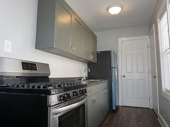 4th image of 159-161 W Goltz Ave
