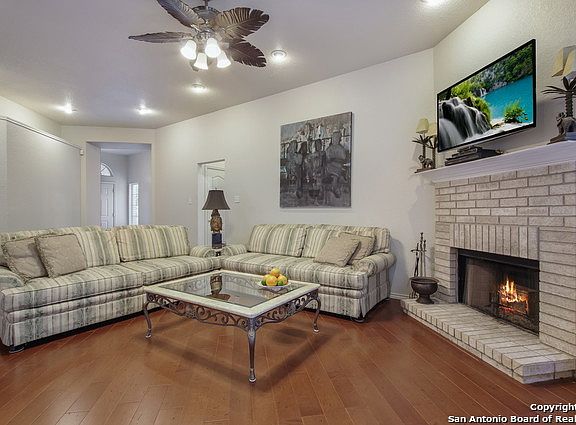 5th image of 8546 Collingwood