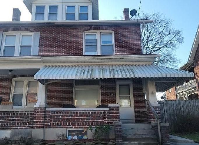 1st image of 206 E Main St