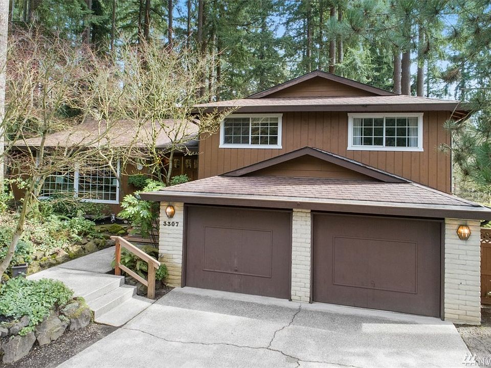 Welcome to 3307 92nd Ave Ct E, a beautiful home located on a little over of a .3 acre.