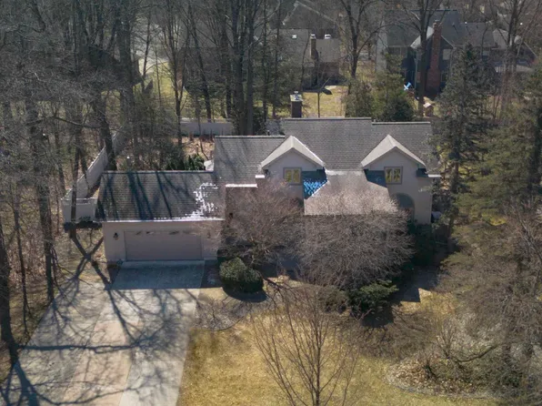 2703 Brookwood Dr, Midland, MI 48640