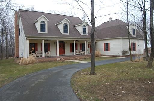 2nd image of 12 Sassafras Ln