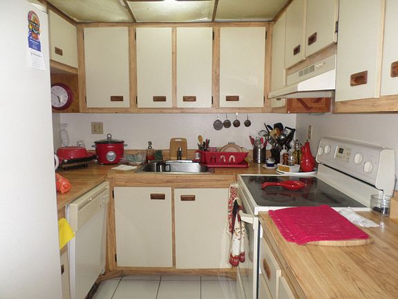 4th image of 1101 SW 122nd Ave APT 213