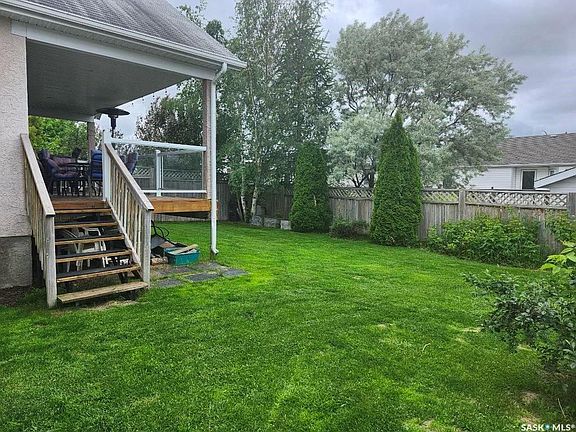 3rd image of 15 Longpre Cres