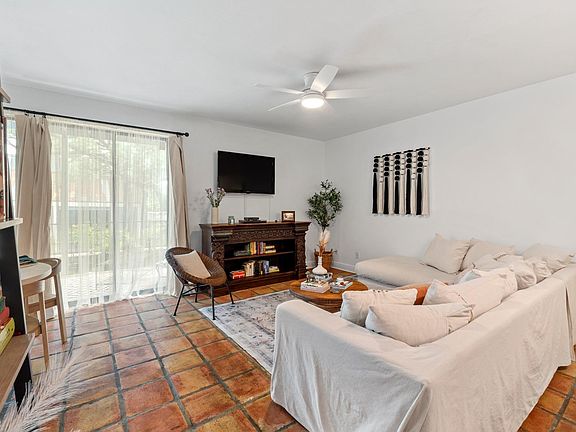 3rd image of 606 W Lynn St APT 13