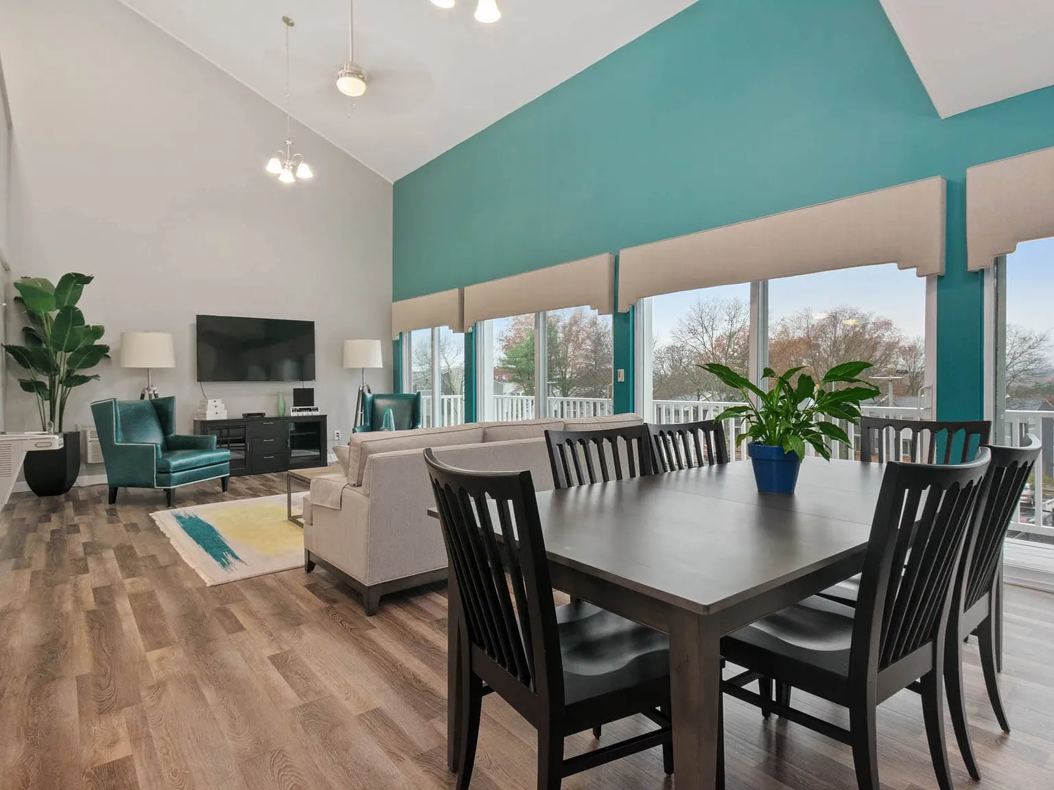 South Winds Apartments — Photo 3
