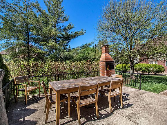 4th image of 17600 Rolling Woods Cir