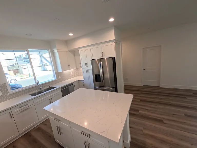 2716 Amora Cir — Photo 6