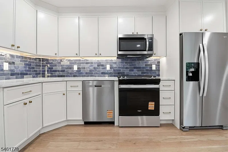 2 bed, 1.0 bath, 775 sqft, $2,800 — Photo 4