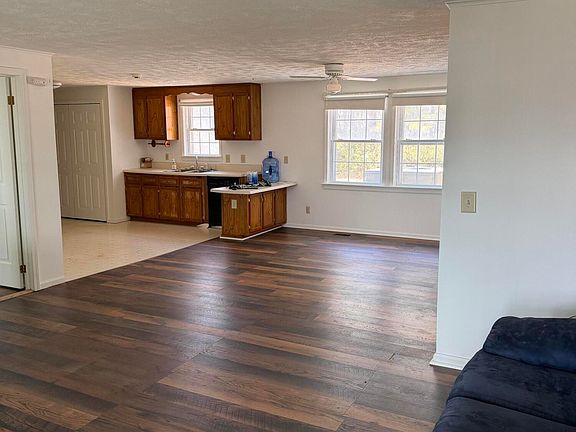 4th image of 195 Firetower Road