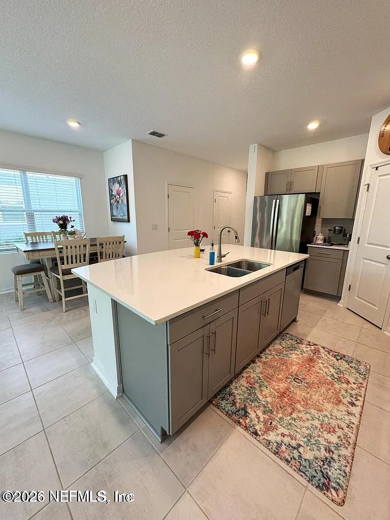 3 bed, 2.5 bath, 1548 sqft, $1,900 — Photo 4
