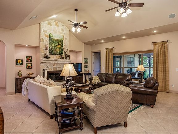 5th image of 4028 Comanche Trace Dr