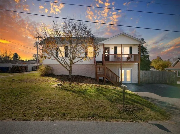 402 Taylor St, Radford, VA 24141