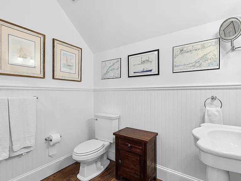 100 Pantigo Rd — Photo 19