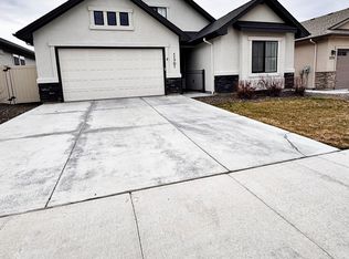 11701 W Triloba Dr, Star, ID 83669