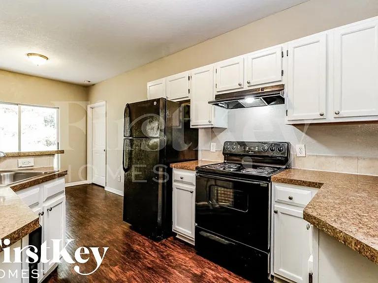 2849 Peake St — Photo 6