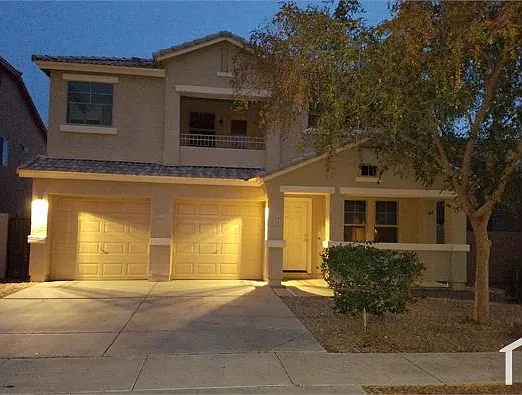 4 bed, 2488 sqft, $2,800 — Photo 2