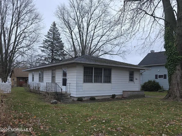 13 E Liberty St, Leipsic, OH 45856