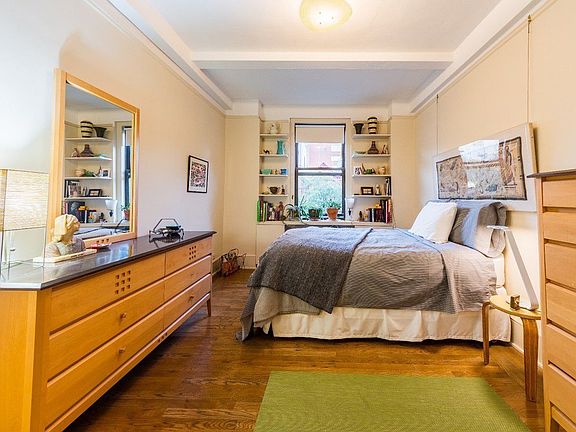 3rd image of 50 W 106th St APT 4C
