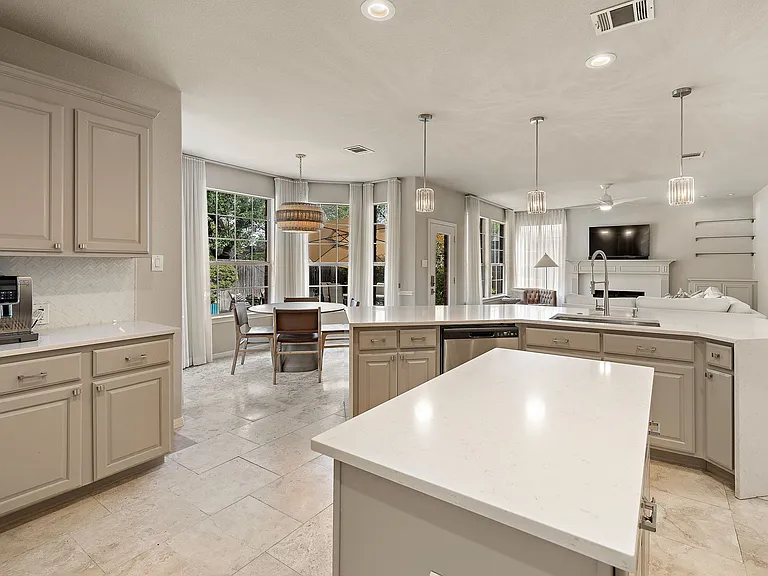 2114 Hilton Head Dr — Photo 11