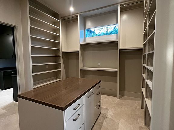 5th image of 454 Avadene Dr