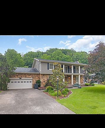 2nd image of 664 Lakeside Dr