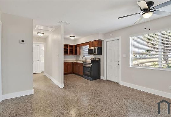 2nd image of 58 W 27th St