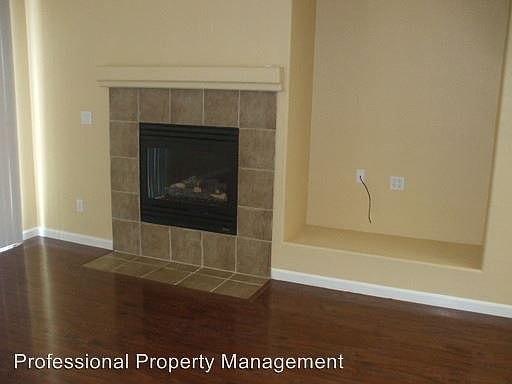 3rd image of 1517 Thurman Way