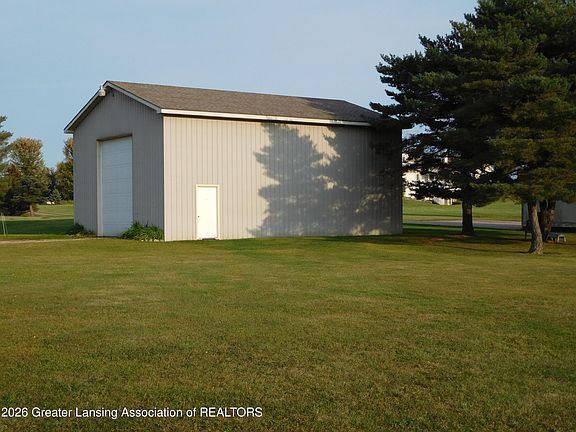 4th image of 8201 W Howe Rd