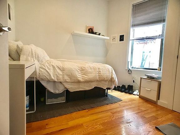4th image of 110 Saint Marks Pl APT 7