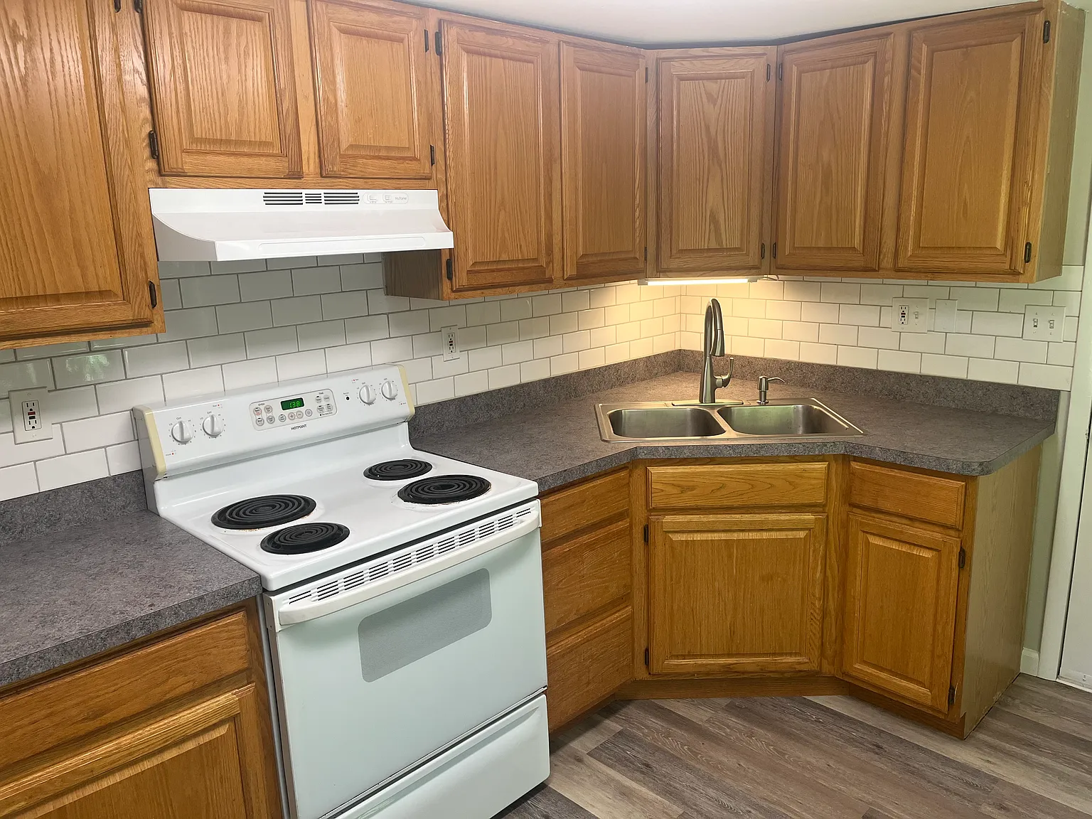 2 bed, 1100 sqft, $1,500 — Photo 3
